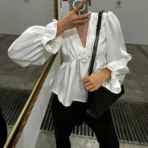 White Casual Women's Solid Color French Style Elegant Loose Fit V-Neck Shirt - Picture 3 of 7